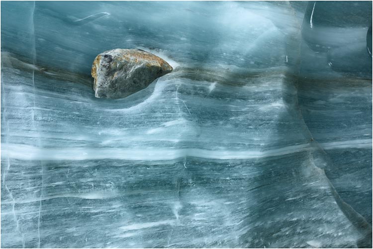 Spuren vergangene Steinschalg aufs Eisfeld